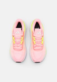 adidas Performance QUESTAR 3  - Tenisice za cestovno trčanje - pink spark/halo silver/lucid lemon