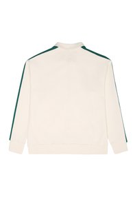 Sudadera color crema con mangas largas, que cuenta con rayas verde oscuro a lo largo de los hombros y un cuello y puños acanalados.