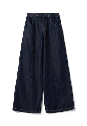 Pantalon en denim bleu foncé à jambes larges, taille haute, poches avant, fermeture par bouton et détails de couture visibles.