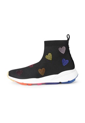 Sneakers basse nere in maglia con strass a forma di cuore colorati, suola bianca a contrasto con dettagli colorati e linguetta al tallone.