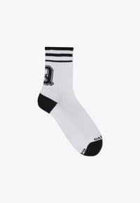 Calza Corta Unisex Spugna Di Cotone Bianco Tinta Unita Con Lettera O Venduta Singolarmente 1 2224 Calza Corta Unisex Spugna Di Cotone Bianco Tinta Unita Con Lettera O Venduta Singolarmente 1 2224
