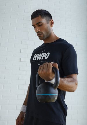 NIKE HWPO TEE  - Sports T-shirt - black