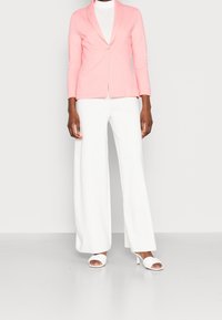 Rich & Royal Blazer - pink