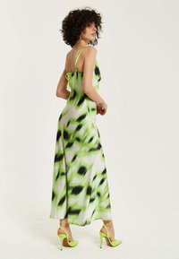 Liquorish ABSTRACT PRINT COWL NECK - Maxi dress - green