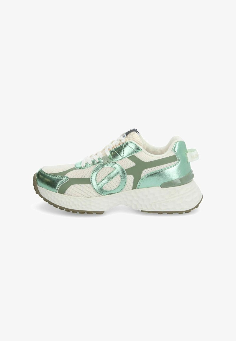 Sport sneaker with a mesh upper in cream and metallic green accents, featuring a round logo detail, round laces, and textured white midsole.