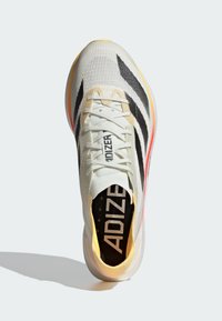 adidas Performance ADIZERO TAKUMI SEN 10 - Tenisice za cestovno trčanje - ivory   core black   off white