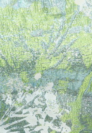 Design textile abstrait présentant un mélange de couleurs vertes et bleues, avec une texture brillante et des motifs subtils, ressemblant à du feuillage.