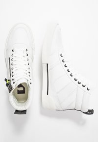 Diesel S-DVELOWS MID - Kõrge servaga tossud - star white