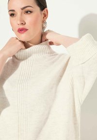 Ulla Popken PANEL 3/4 SLEEVE TURTLENECK  - Pullover - dark putty