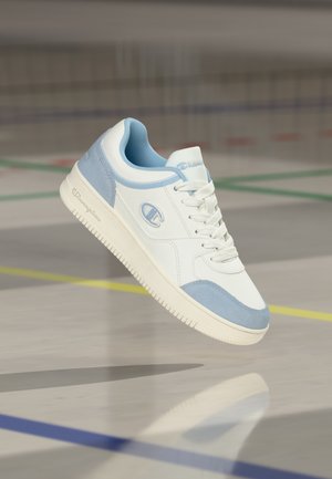 RD18 LOW - Basketbalschoenen - white/skyward/natural