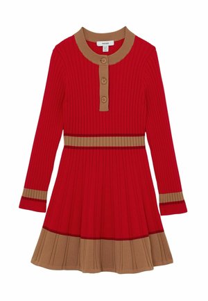Vestito rosso a costine con maniche lunghe, colletto color cammello, patta con bottoni, fascia in vita, polsini e orlo con dettagli a strisce color cammello e rosso scuro.