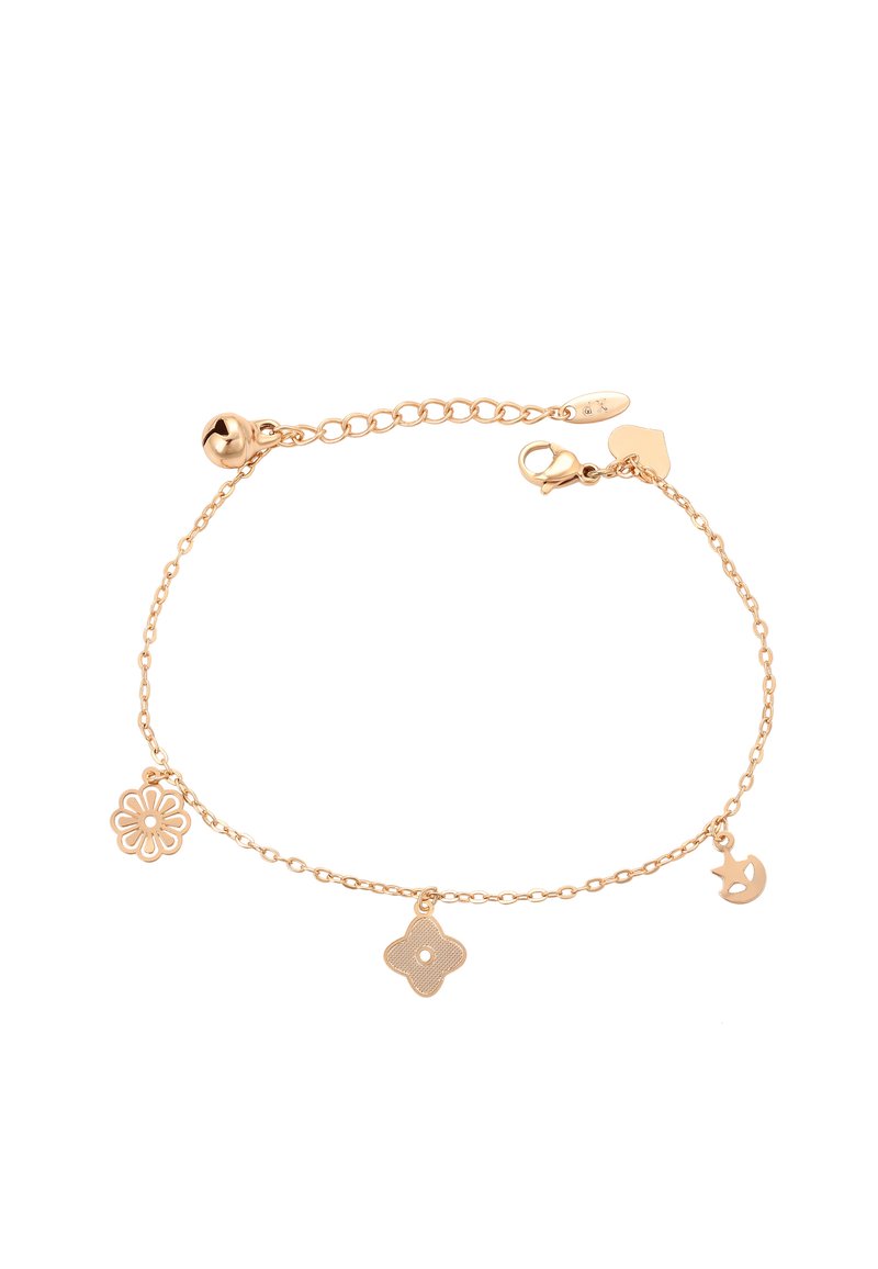 Guldtonad armband med en fin kedja som har en blommig berlock, en mönstrad stjärnberlock och en liten rund klocka, alla med en polerad yta.