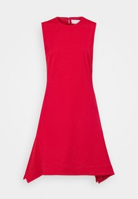 Röd ärmlös klänning med rak skärning, hög halsringning och asymmetrisk fåll. Tillverkad av ett slätt tyg med en dold dragkedja i ryggen.