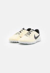Nike Performance LEGEND 10 CLUB UNISEX - Fotballsko for gress - lemonade/black