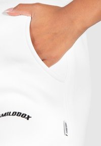 Smilodox CASSANDRA - Trainingsbroek - creme