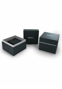 Sorte papgaveæsker, kvadratisk design, glat tekstur. Én æske har et hvidt "BREIL" logo, mens den anden har en kontrasterende inderside.