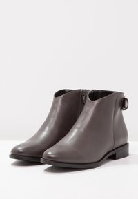 Anna Field Botines bajos - grey