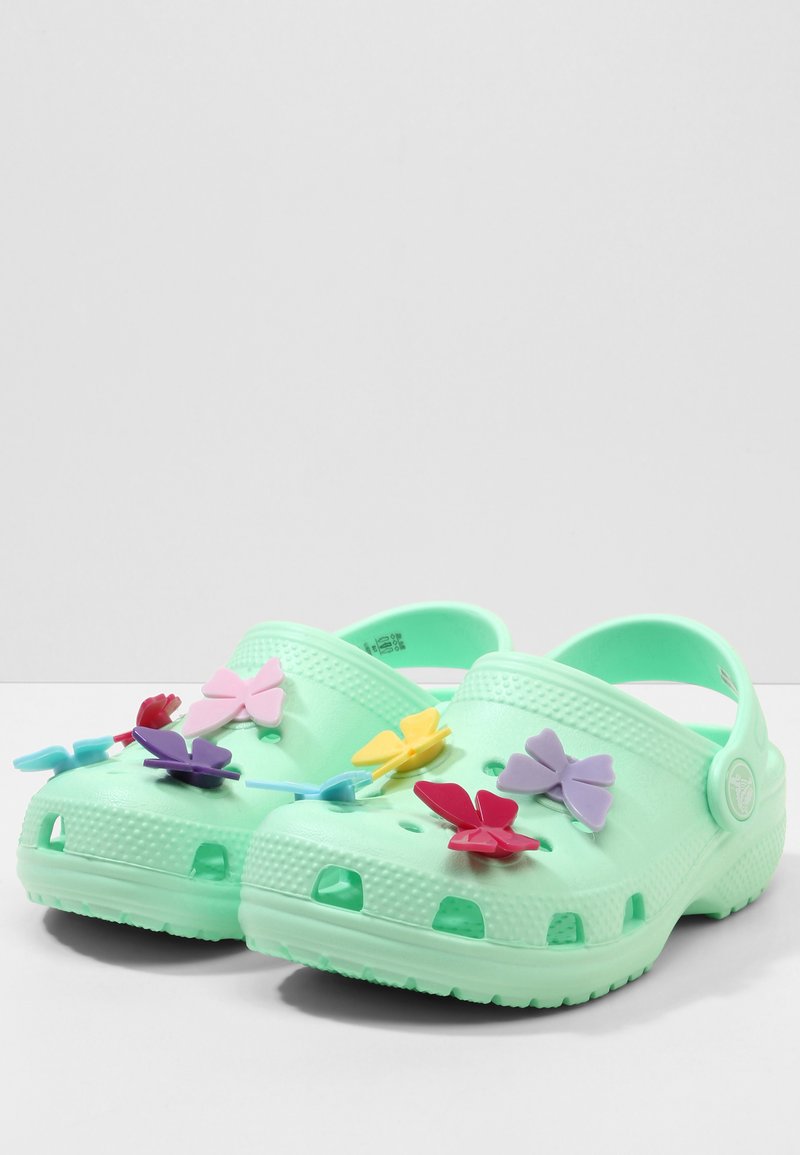 Crocs Classic Butterfly Charm Clogs Neo Mint Grun Zalando At