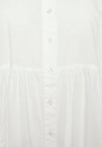 Vero Moda Petite VMJILLA DRESS - Vestido camiseiro - snow white