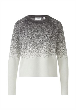 Grijs-witte trui met verloopkleur en een gespikkelde textuur, ronde hals en lange mouwen. Zachte, gebreide stof. Merklabel zichtbaar.