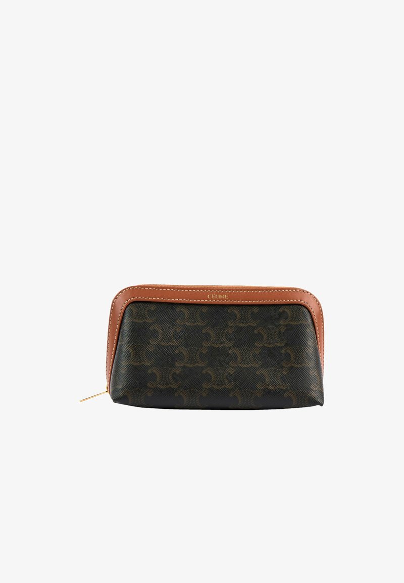 Petite pochette noire et marron zippée avec motif croissant répété et bordure en cuir marron cousue avec du fil blanc.