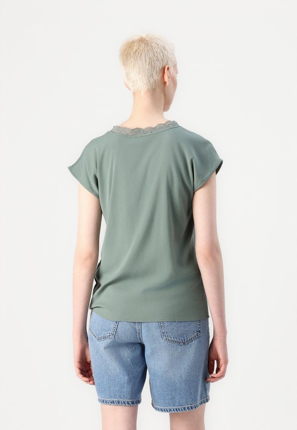 VMBELLA - Top - laurel wreath2