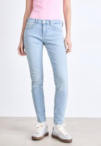 Tommy Jeans - SOPHIE  - Jeans Skinny Fit - denim light Thumbnail Image 1