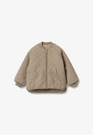 Beżowa, pikowana bomberka z zamkiem błyskawicznym z przodu, dwiema bocznymi kieszeniami i puszystą, futrzaną podszewką. Posiada ściągacze przy mankietach i u dołu.