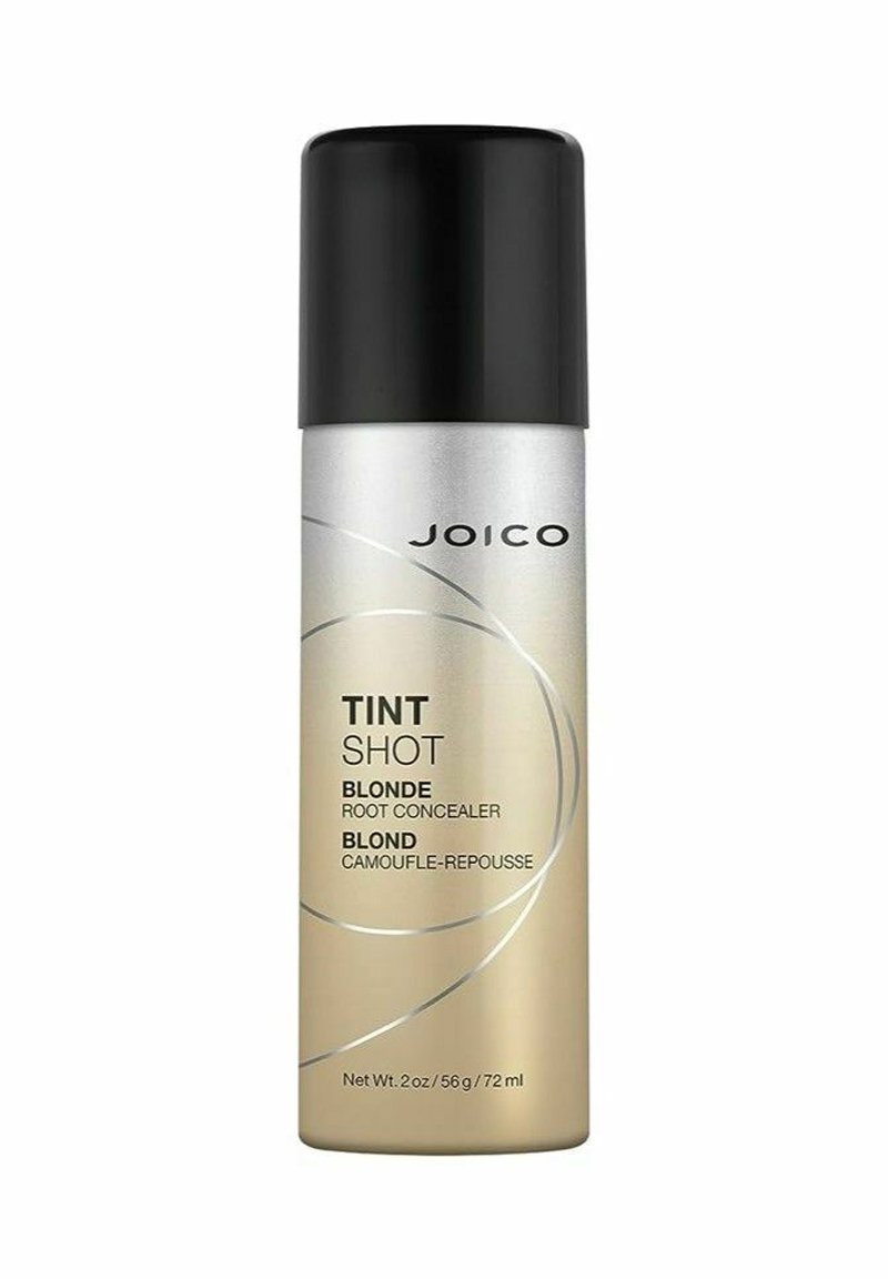 Suihkepullo, jossa on folion värinen pinta ja musta korkki. Etiketissä lukee "Tint Shot Blonde Root Concealer" mustalla tekstillä hopeapohjalla. Koko 72 ml.