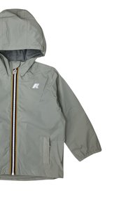 Giacca impermeabile grigio chiaro con cappuccio, zip frontale caratterizzata da un design a strisce colorate e una tasca laterale.