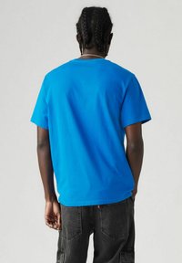Levi's® RELAXED FIT - T-shirt print - archival hp patch v