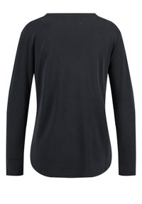 Langärmliges schwarzes Shirt mit rundem Ausschnitt, glattem Baumwollstoff und abgerundetem Saum. Keine sichtbaren Muster oder zusätzlichen Details.