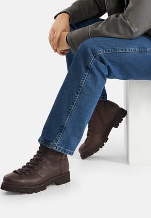 BADURA, RICHFIELD - Schnürstiefelette - dark brown