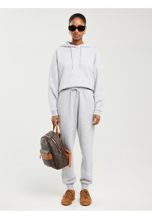 Big Star MEGAN - Kapuutsiga pusa - grau