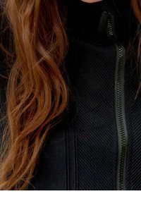 Born Living Yoga Tröja med dragkedja - black