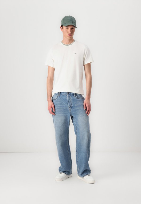 AUSTWICK  - Basic T-shirt4