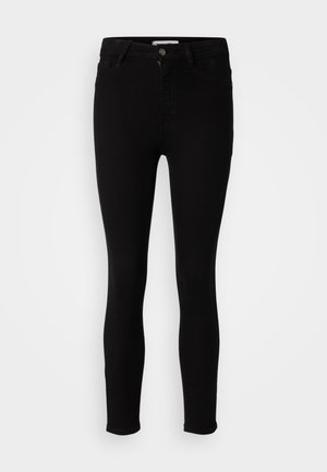 Černé skinny džíny vyrobené z denimu s hladkou texturou, s předním zipem, knoflíkovým zapínáním a pěti kapsami.