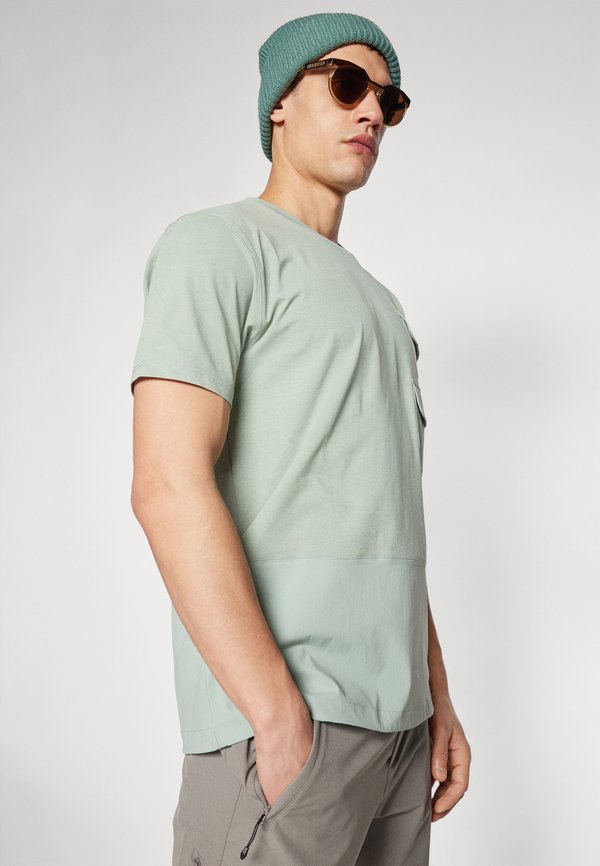 YAHTO - Sports T-shirt2