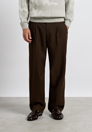 Burocs, STRAIGHT TAILORED PANTS UNISEX - Панталони - dark chocolate