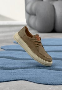 Δεν επιλέχθηκε, taupe