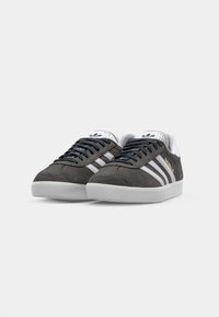 adidas gazelle silver green womens Gazelle ADV 9.5 / Super Purple/Chalk White/Gold Metallic