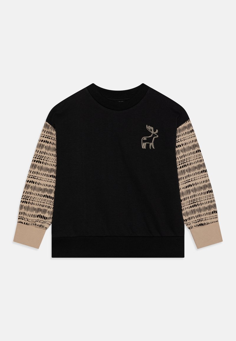 Pull noir à col rond avec des manches beiges à motifs et une petite icône d'élan sur la poitrine gauche.