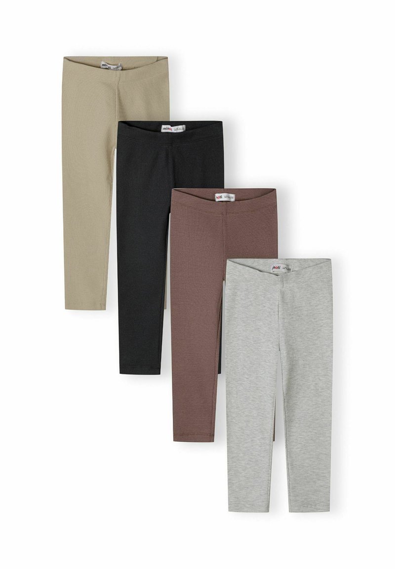 Vier paar geribde gebreide leggings in beige, zwart, bruin en lichtgrijs, netjes gestapeld op een witte achtergrond.