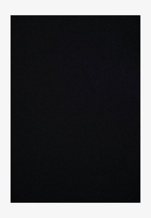 Svart texturerad yta, enhetlig färg, slät finish, med en lätt glansig lyster och ett subtilt mönster av fin ådring.