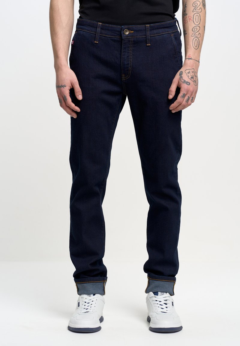 Jean homme : taille basse, haute, jean fashion sur Vestiaire