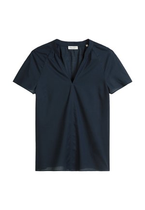 Marineblaues Kurzarmbluse mit V-Ausschnitt, die dezente Raffung an den Schultern und eine glatte, leichte Textur aufweist.