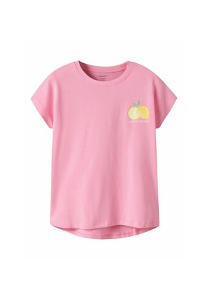 Pink short-sleeve t-shirt with round neck, featuring a lemon graphic and the text "Squeeze the Day" on the upper left chest.