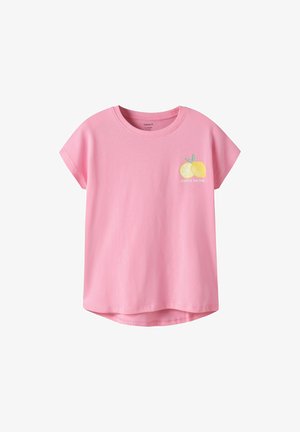 Pink short-sleeve t-shirt with round neck, featuring a lemon graphic and the text "Squeeze the Day" on the upper left chest.