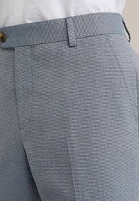 Thumbnail Image 5