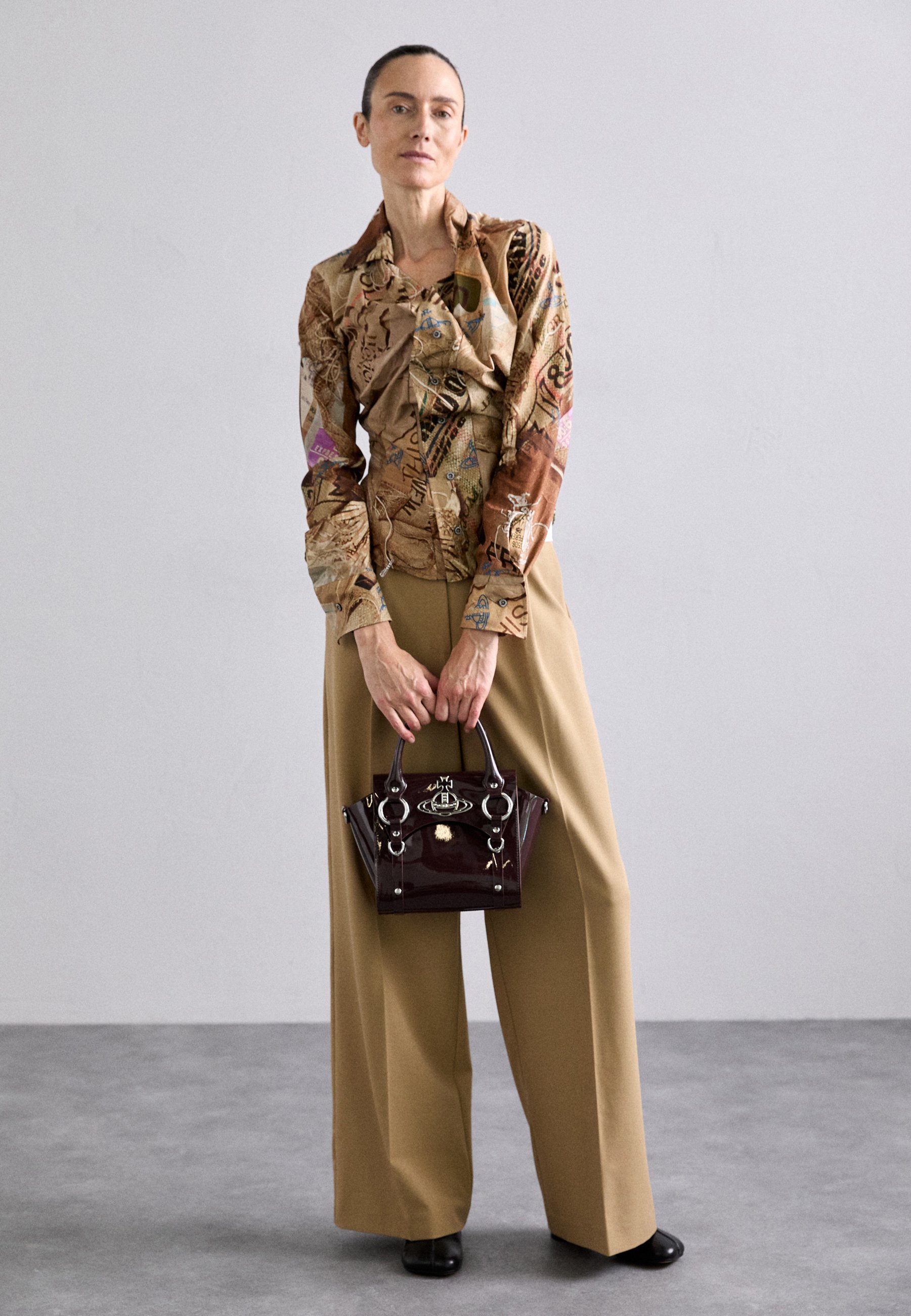 Vivienne Westwood BETTY SMALL HANDBAG - Handbag - brown